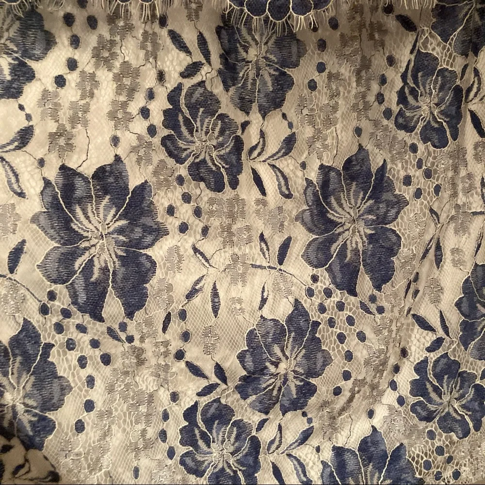 NWT LANE BRYANT 26/28 off shoulder sleeve blue and white floral lace tank top - Picture 7 of 8